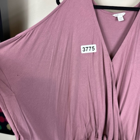 Cato 26/28 w 28 p2p high low 51” front 60” back cold shoulder vneck a snap in - Picture 5 of 7